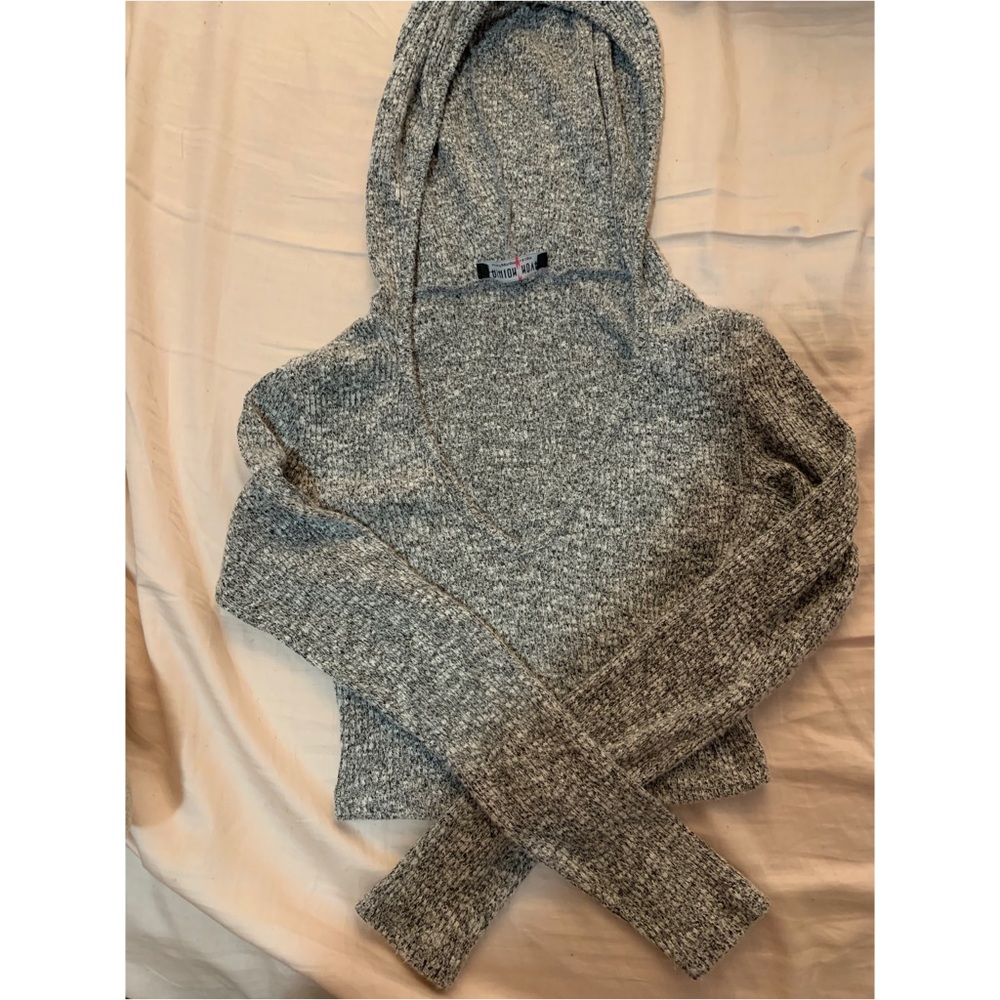 Long sleeve crop top
